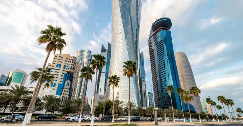 استمتع بأفضل خدمات النقل الفاخر في قطر مع BookLuxuryTransfers.com